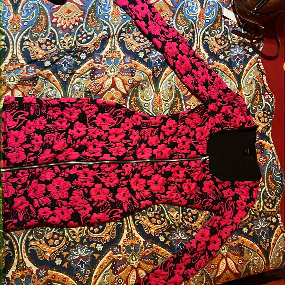 Fuchsia floral with black, front zip, size (s), brand:BONGO only worn once